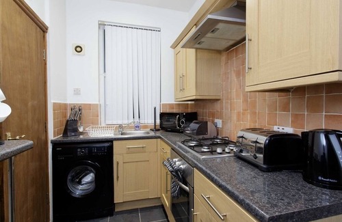 Leeds Apartment | Apartment - 1 Mile from Leeds Central- Park House