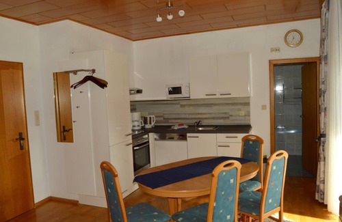 Nieder-Werbe Apartment | Apartment 10 - Apartments Arrow