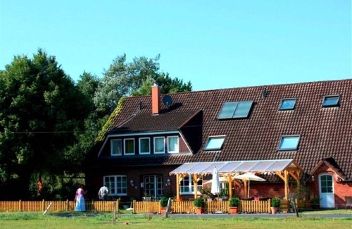 Holtgast Apartment | Apartment 10 at Ferienhaus-Ferienhof Eilts-many ponies and other animals, close to the North Sea