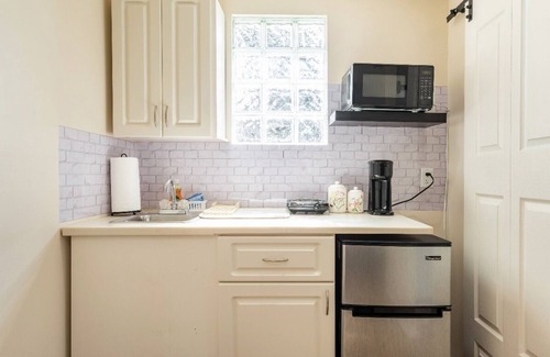 East Naples Apartment | Apartment 10 minutes from the Beach for a family of 4