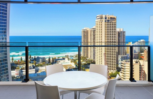 Surfers Paradise Apartment | Apartment 1243 Circle on Cavill