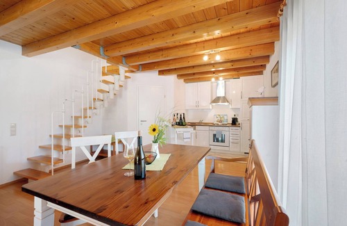 Oberrotweil Apartment | Apartment '2, 65 Qm, Balkon' with Shared Pool, Private Terrace and Wi-Fi