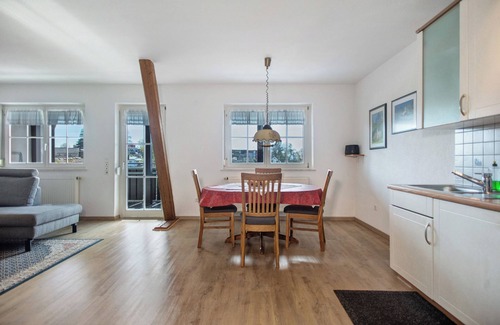 Kressbronn Apartment | Apartment '2, 80 Qm' with Shared Garden, Balcony and Wi-Fi