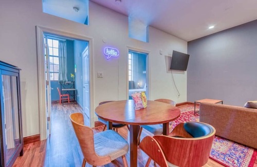 West Poplar Apartment | Apartment ∙ 2 bedrooms ∙ 4 guests