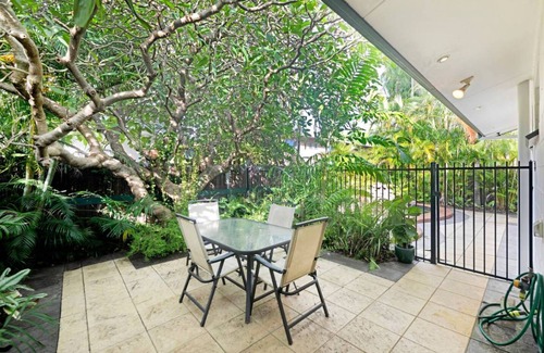 Larrakeyah Apartment | Apartment ∙ 2 bedrooms ∙ 4 guests