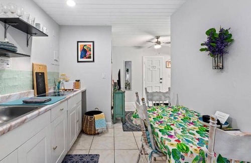 Southwest Apartment | Apartment ∙ 2 bedrooms ∙ 5 guests