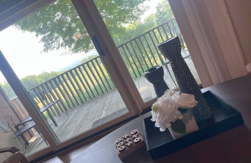 Bellaire Apartment | Apartment ∙ 2 bedrooms ∙ 10 guests