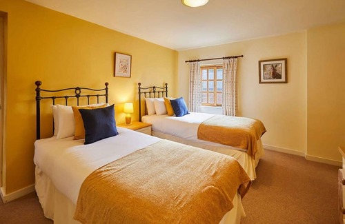 Malton Apartment | Apartment ∙ 2 bedrooms ∙ 4 guests