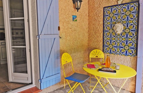 Les Restanques Apartment | Apartment 2 people N ° 3 located in a green setting.