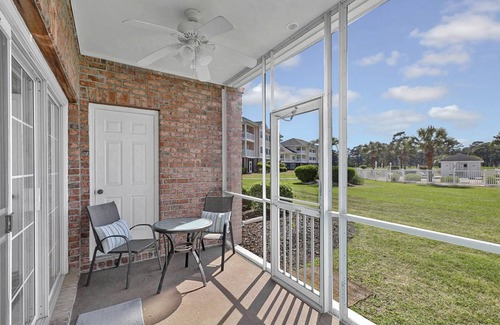 Central Myrtle Beach Apartment | Apartment ∙ 2 bedrooms ∙ 4 guests