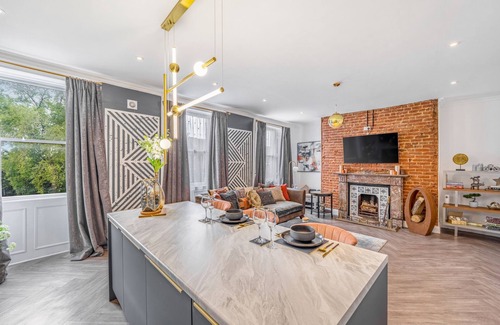 Boston Apartment | Apartment 2, where luxury, and splendour are!