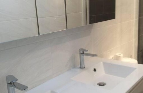La Ville-du-Bois Apartment | Apartment 20mns from Paris