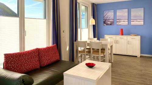 Eckernfoerde Apartment | Apartment 25, Pier 25, Apartmenthaus Hafenspitze Blickrichtung offene SeeStrand