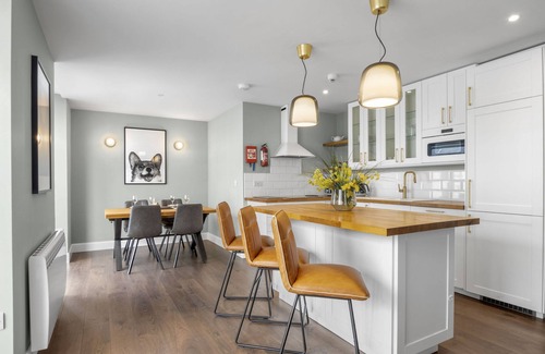 Clifden Cottage | Apartment 295 - Clifden - sleeps 5 guests in 2 bedrooms