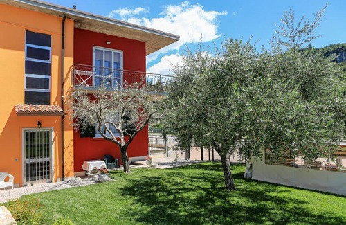 Volargne Apartment | Apartment ∙ 3 guests