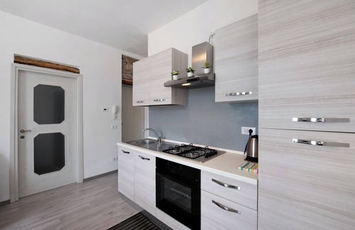 Lezzeno Apartment | Apartment '3' with Lake View, Shared Pool and Wi-Fi