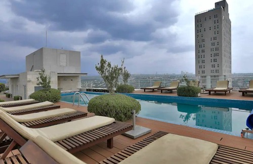Los Alpes Apartment | Apartment- 30 Min from Formula 1