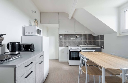 Asnelles Apartment | Apartment 300m from the beach - Shared outdoor area