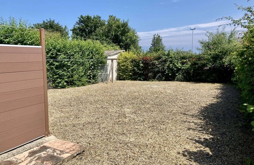 Asnelles Apartment | Apartment 300m from the beach - Shared outdoor area