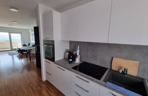 Selce Apartment | Apartment (4-5 persons) with sea view (250m to the beach) and air conditioning