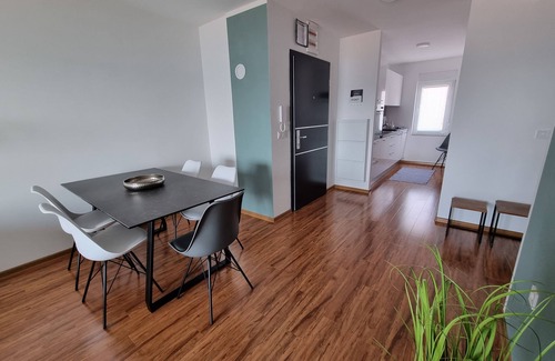 Selce Apartment | Apartment (4-5 persons) with sea view (250m to the beach) and air conditioning