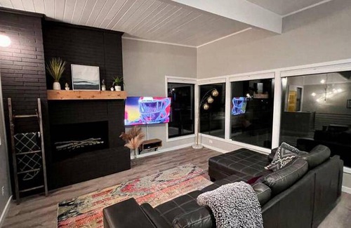 Butte Apartment | Apartment ∙ 4 bedrooms ∙ 10 guests