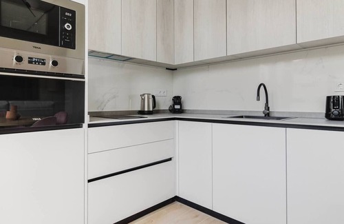 Almenara Apartment | Apartment 4 - Modern in Castellana - 4 Towers