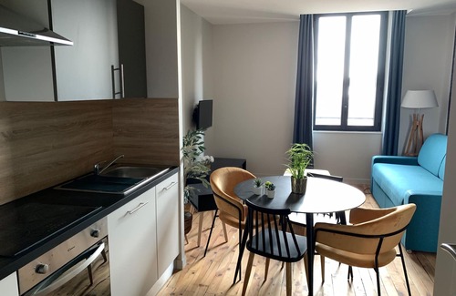 Chatel-Guyon Apartment | Apartment-4 people-Ensuite with Bath -Garden View
