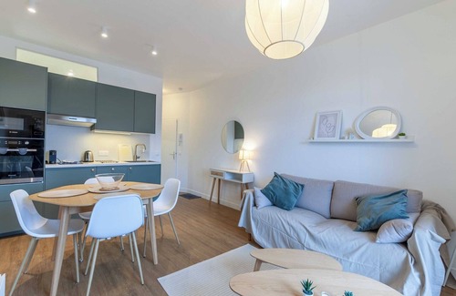 Deauville City Centre Apartment | Apartment 4 people w/balcony 500m from the beach