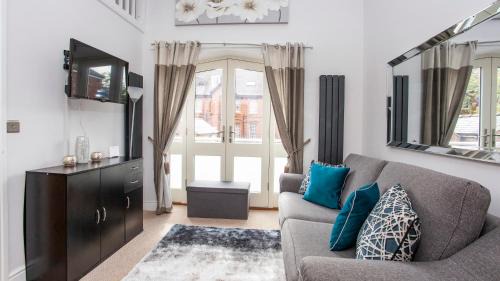 York Apartment | Apartment 4 The Keyes- Stunning & Stylish Apartment With Free Parking