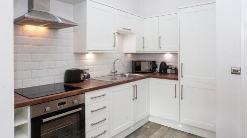 York Apartment | Apartment 4 The Keyes- Stunning & Stylish Apartment With Free Parking