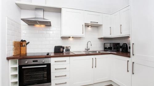 York Apartment | Apartment 4 The Keyes- Stunning & Stylish Apartment With Free Parking