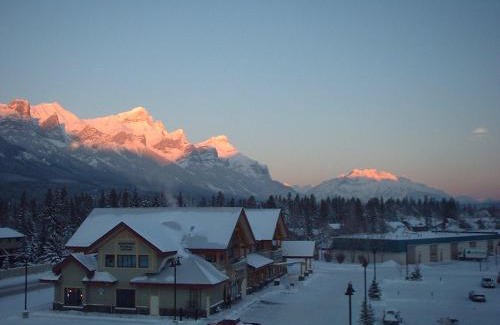 Canmore Apartment | Apartment 406, Indigenous Artefacts