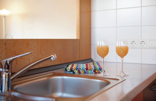 Bodman-Ludwigshafen House | Apartment '5' with Private Terrace, Shared Garden and Wi-Fi
