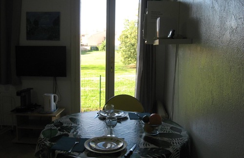 Les Bormettes Apartment | Apartment 5 minutes from the beach by car, 20 minutes on foot