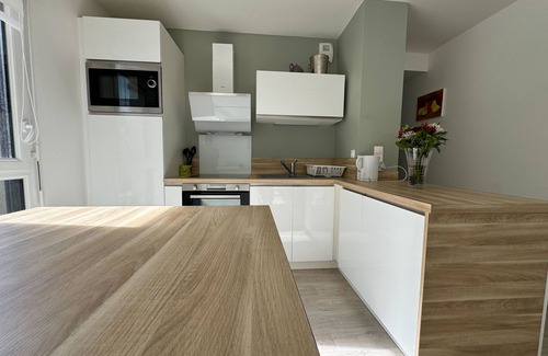 Lion-sur-Mer Apartment | Apartment 5 minutes from the beach
