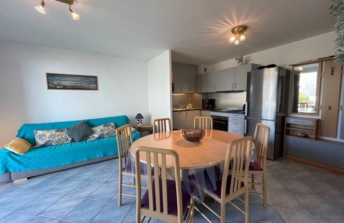 Jullouville Apartment | Apartment 50m from beach with terrace and garden