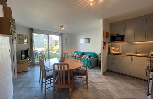Jullouville Apartment | Apartment 50m from beach with terrace and garden