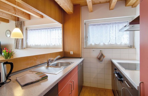 Bodman-Ludwigshafen House | Apartment '6' with Private Terrace, Shared Garden and Wi-Fi