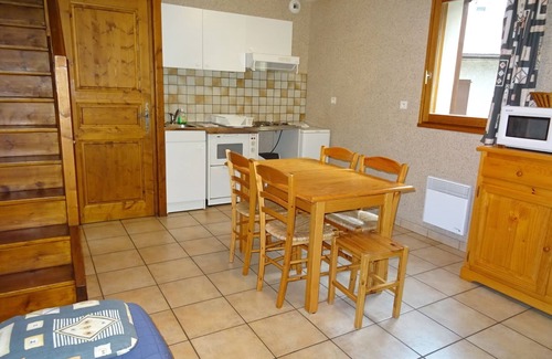 Villar-Loubiere Apartment | Apartment 6 people + south facing balcony + Pool and Jacuzzi