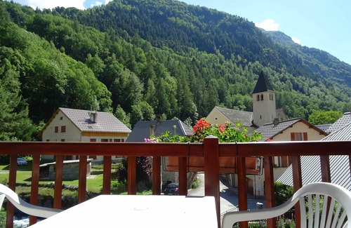Villar-Loubiere Apartment | Apartment 6 people + south facing balcony + Pool and Jacuzzi