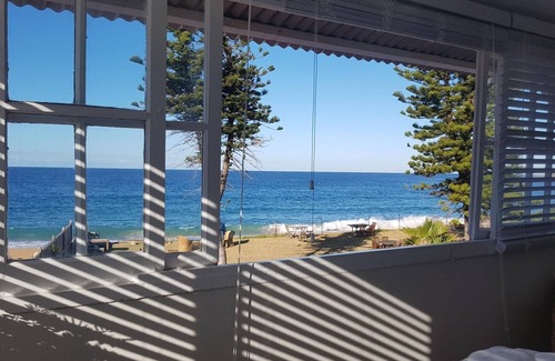 Narrabeen Apartment | Apartment 6 - The Coachhouse