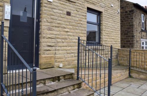 Huddersfield Apartment | Apartment 6 - Uk48914