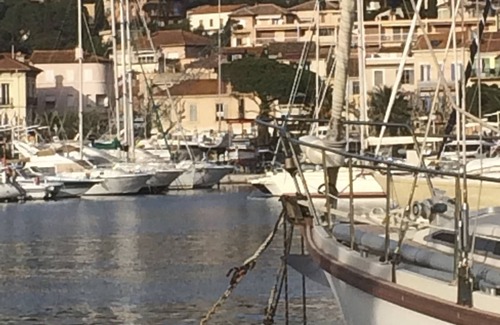 Sainte-Maxime City Centre Apartment | APARTMENT 60 m2 for 4-5pers. RIGHT IN THE CENTER - SEA VIEW - 100M FROM THE BEACH!
