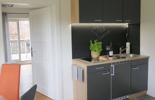 Frasdorf Apartment | Apartment 65m², 1 bedroom, living room, kitchen, large balcony, mountain view, quiet location, WLAN, SAT TV