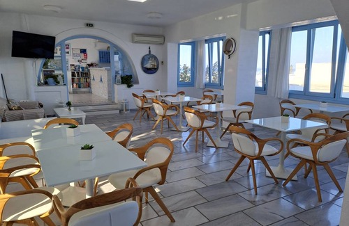 Parikia Apartment | Apartment ∙ 8 guests