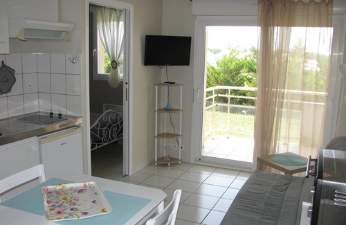 Jonzac Apartment | Apartment 800 m from the thermal baths 80 m Antilles JONZAC