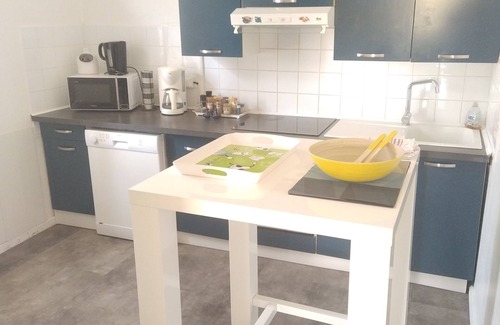 Port-des-Barques Apartment | Apartment 80m2 . 400 metres from beach and shops