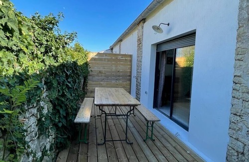 Dolus-d'Oleron Apartment | Apartment 85m2 renovated, bright, terrace. In the heart of Dolus.