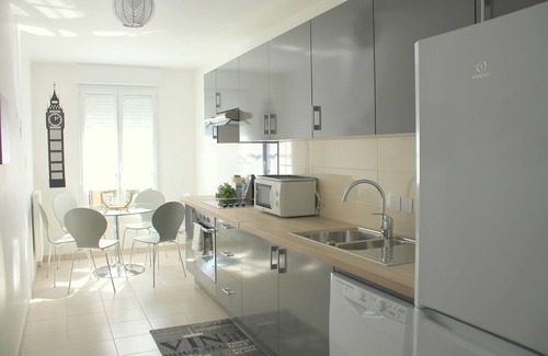 Chessy Apartment | Apartment 8pax neighborhood RER Val d'Europe, 5 minutes from Disneyland (ARIANE2